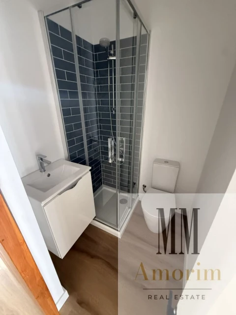 Apartamento T1 para Venda em Santa Maria do Castelo e Santiago e Santa Susana