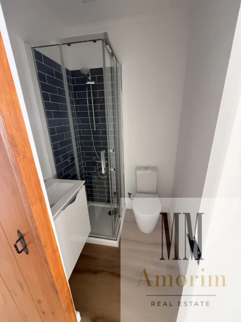 Apartamento T1 para Venda em Santa Maria do Castelo e Santiago e Santa Susana