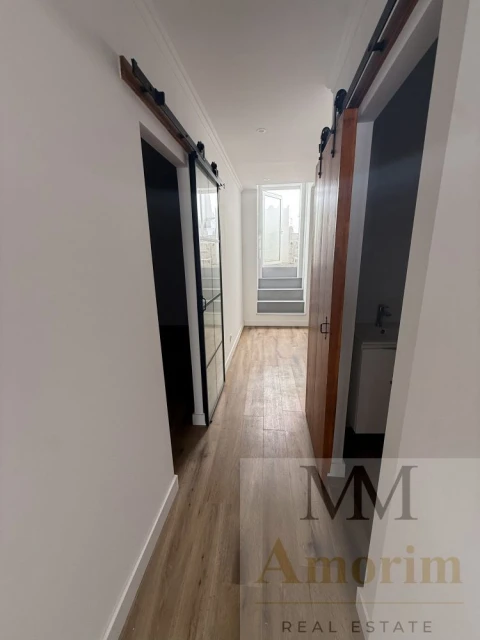 Apartamento T1 para Venda em Santa Maria do Castelo e Santiago e Santa Susana