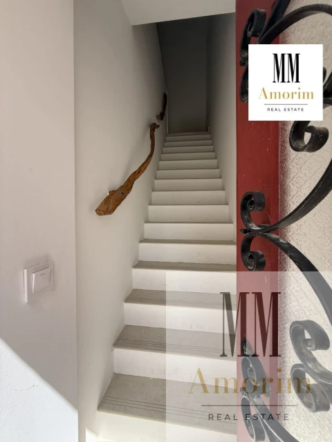 Apartamento T1 para Venda em Santa Maria do Castelo e Santiago e Santa Susana