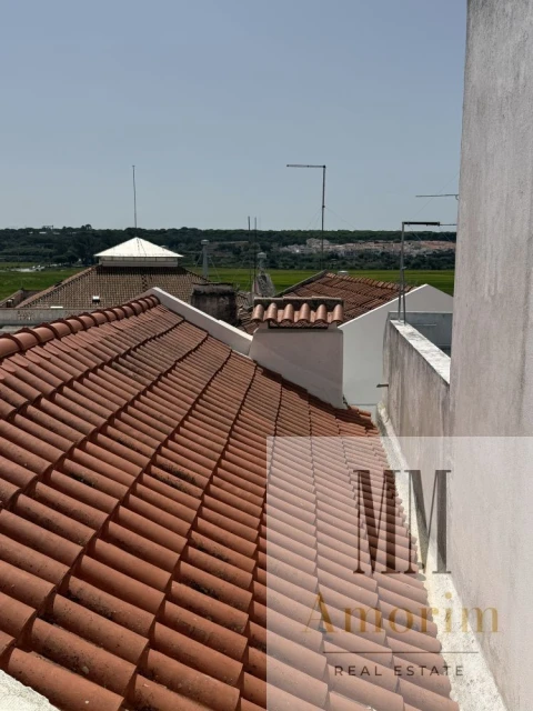 Apartamento T1 para Venda em Santa Maria do Castelo e Santiago e Santa Susana