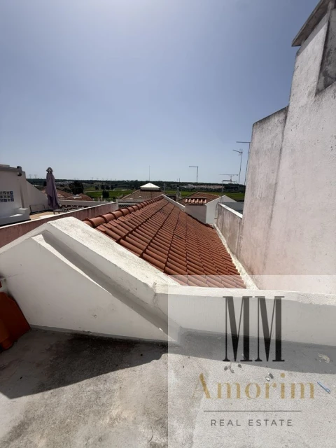 Apartamento T1 para Venda em Santa Maria do Castelo e Santiago e Santa Susana