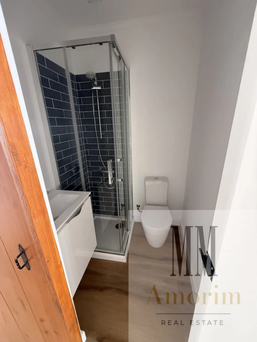 Apartamento T1 para Venda em Santa Maria do Castelo e Santiago e Santa Susana Foto 12