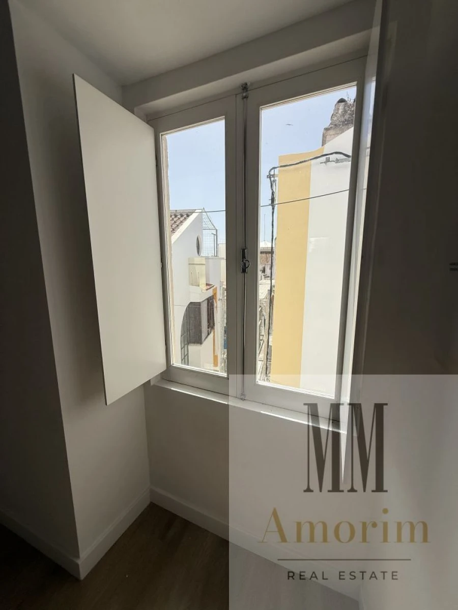 Apartamento T1 para Venda em Santa Maria do Castelo e Santiago e Santa Susana Foto 7