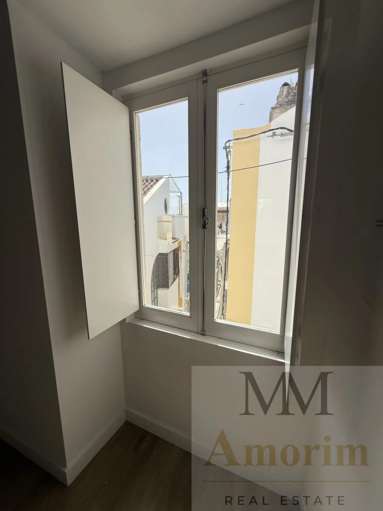 Apartamento T1 para Venda em Santa Maria do Castelo e Santiago e Santa Susana Foto 7