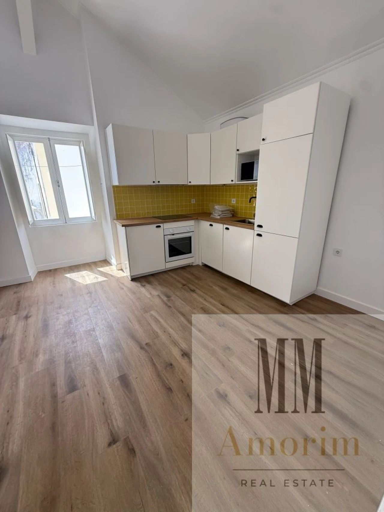 Apartamento T1 para Venda em Santa Maria do Castelo e Santiago e Santa Susana Foto 5