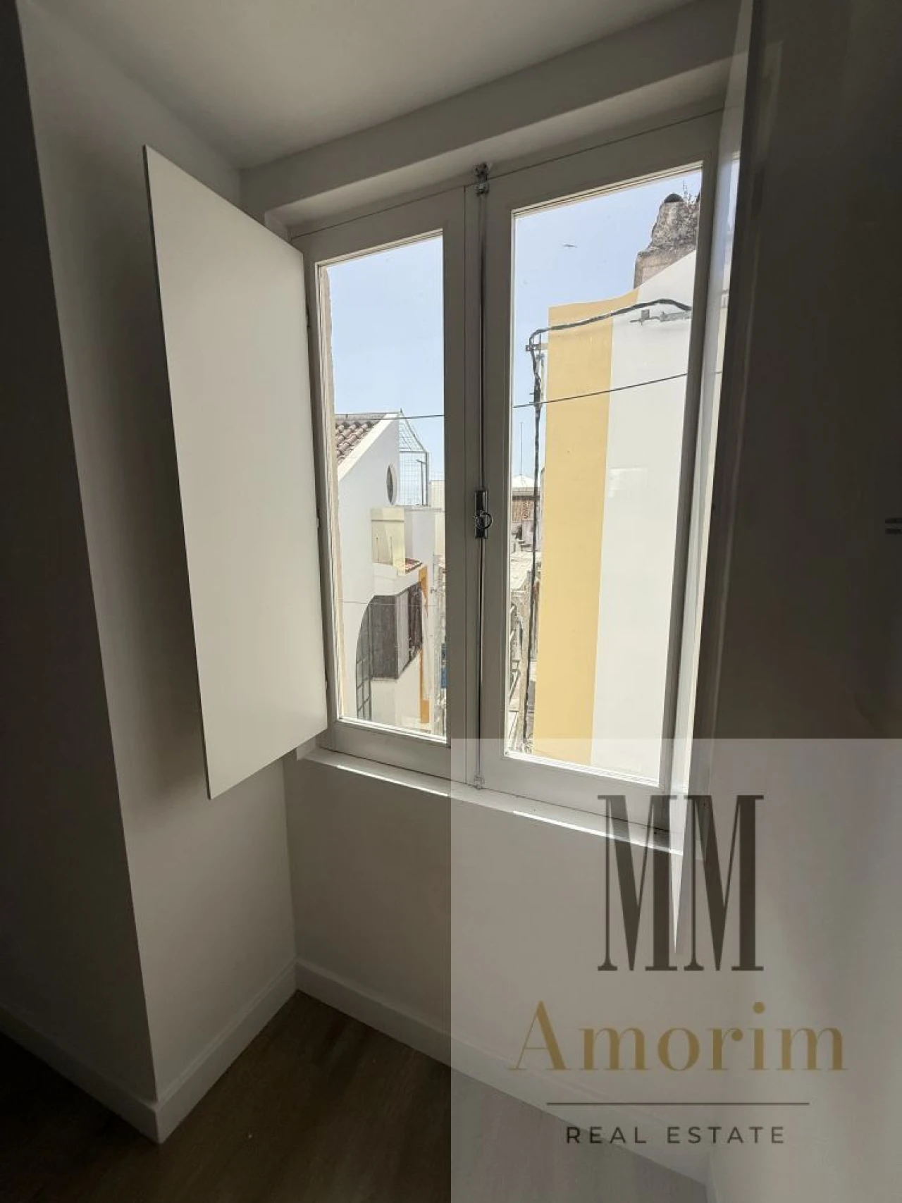 Apartamento T1 para Venda em Santa Maria do Castelo e Santiago e Santa Susana Foto 7