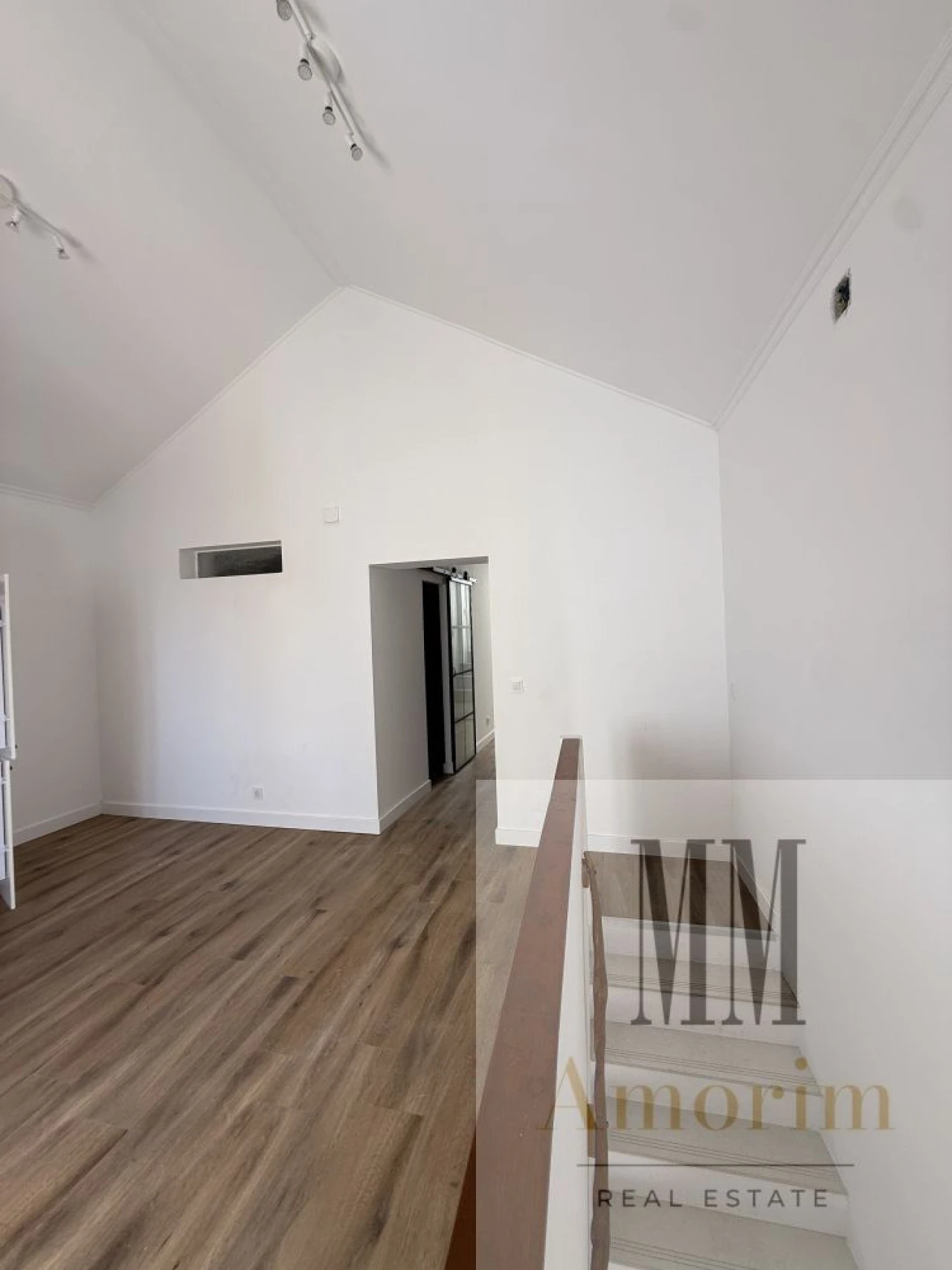 Apartamento T1 para Venda em Santa Maria do Castelo e Santiago e Santa Susana Foto 9