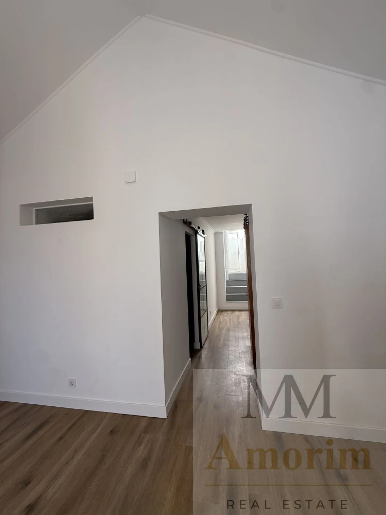 Apartamento T1 para Venda em Santa Maria do Castelo e Santiago e Santa Susana Foto 10