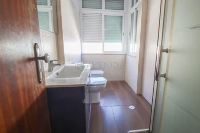 Apartamento T2 para Venda em Falagueira-Venda Nova