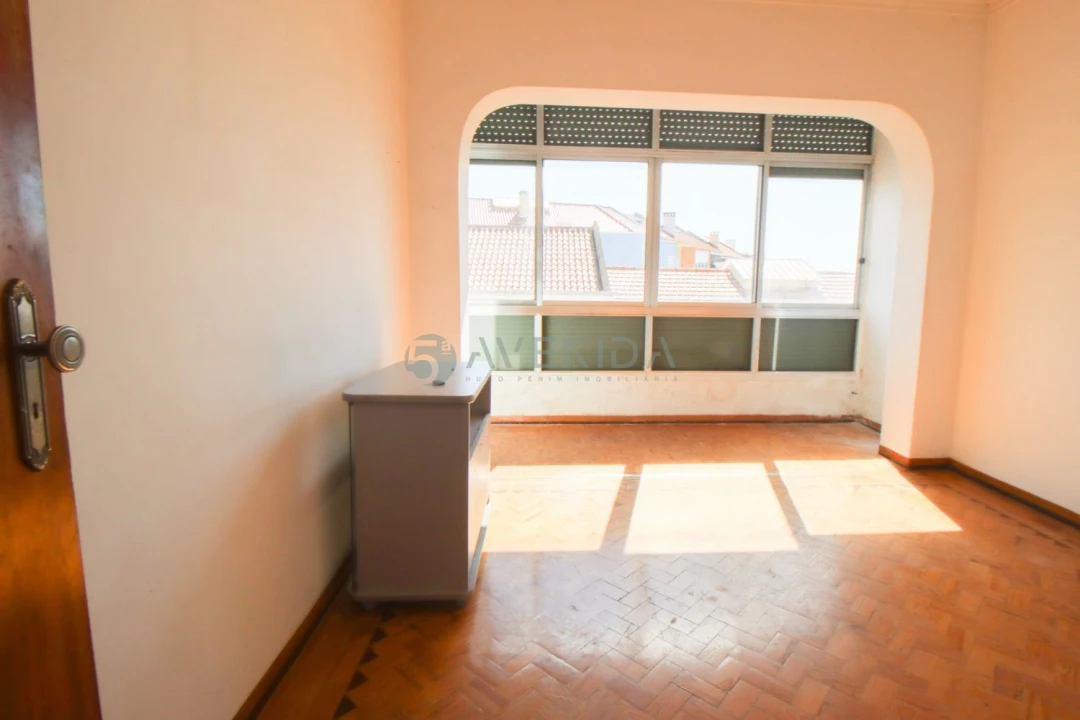 Apartamento T2 para Venda em Falagueira-Venda Nova Foto 2