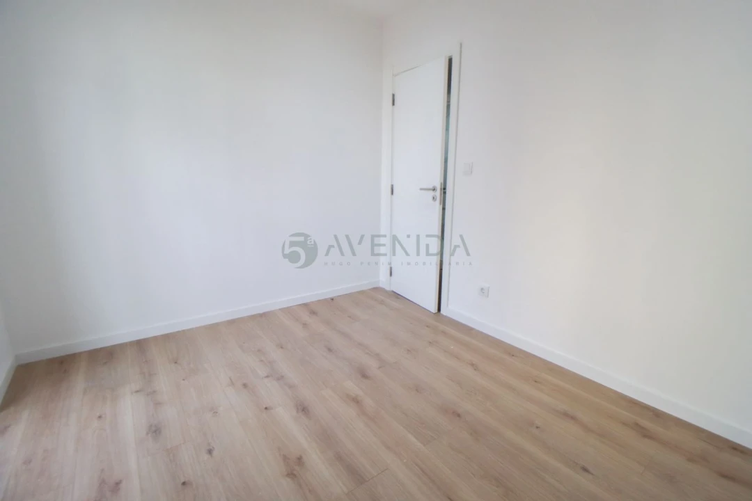 Apartamento T3 para Venda em Mina de Água Foto 5