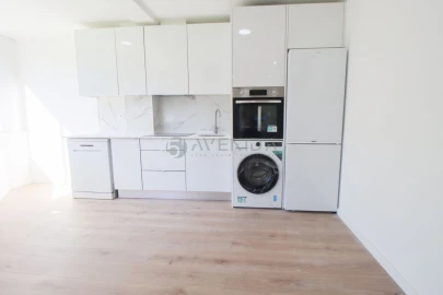 Apartamento T4 para Venda em Venteira