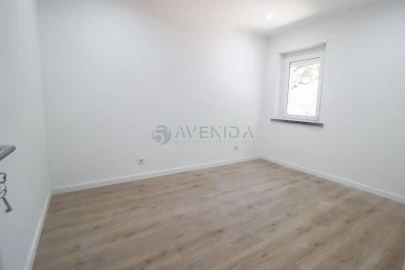 Apartamento T4 para Venda em Venteira