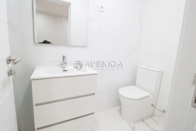 Apartamento T4 para Venda em Venteira