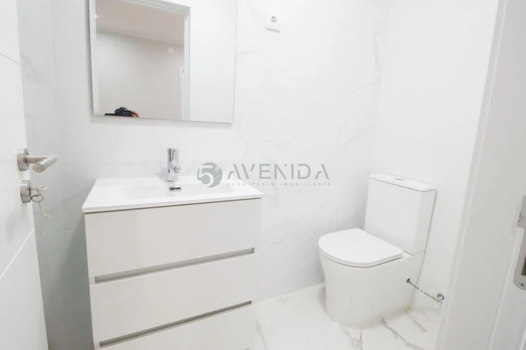 Apartamento T4 para Venda em Venteira Foto 11