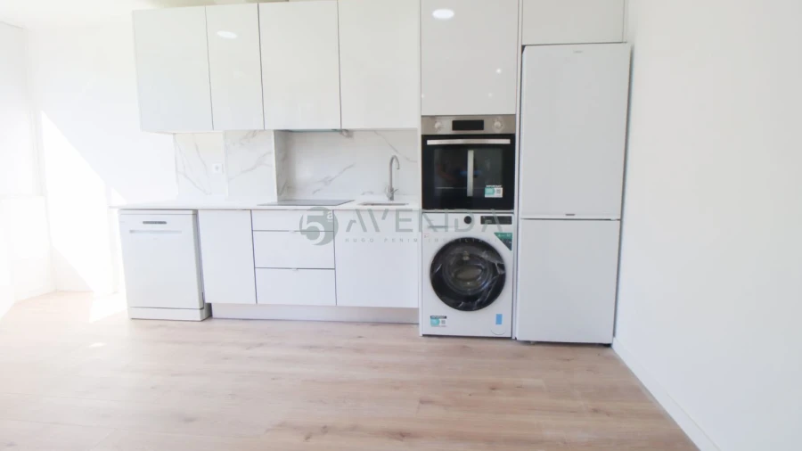 Apartamento T4 para Venda em Venteira