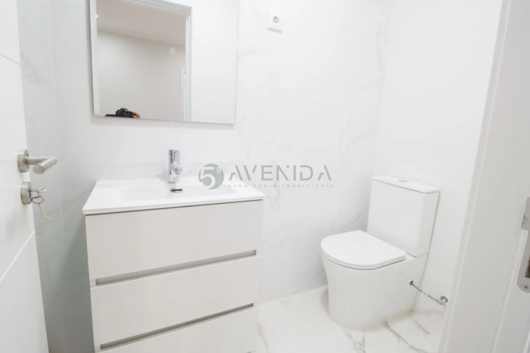 Apartamento T4 para Venda em Venteira Foto 11