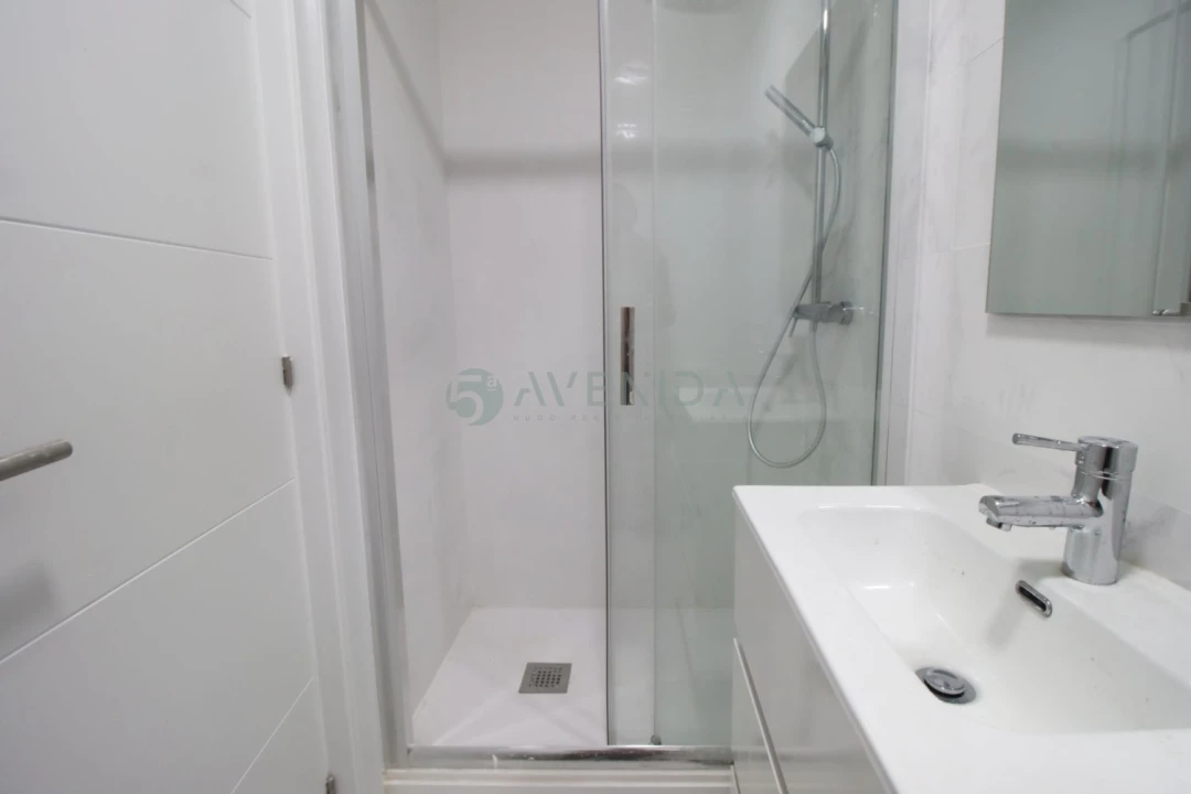 Apartamento T4 para Venda em Venteira Foto 12