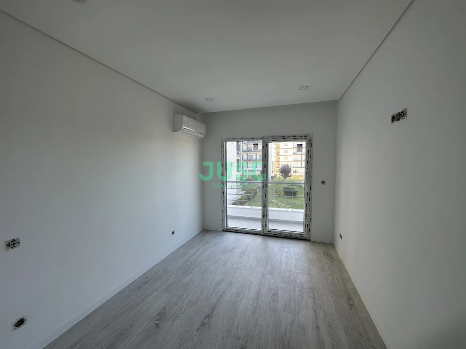 Apartamento T2 para Venda em Seixal, Arrentela e Aldeia de Paio Pires Foto 13