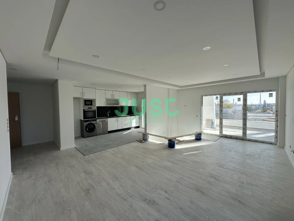 Apartamento T1 para Venda em Seixal, Arrentela e Aldeia de Paio Pires Foto 1