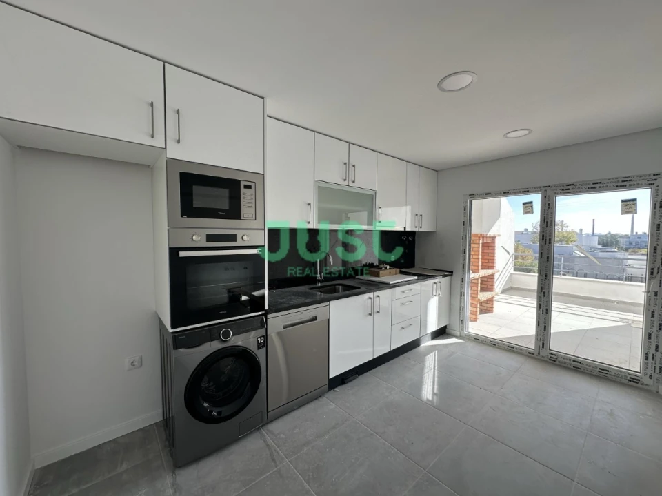 Apartamento T1 para Venda em Seixal, Arrentela e Aldeia de Paio Pires Foto 3