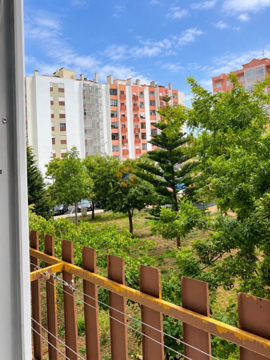 Apartamento T1 para Venda em Laranjeiro e Feijó Foto 14
