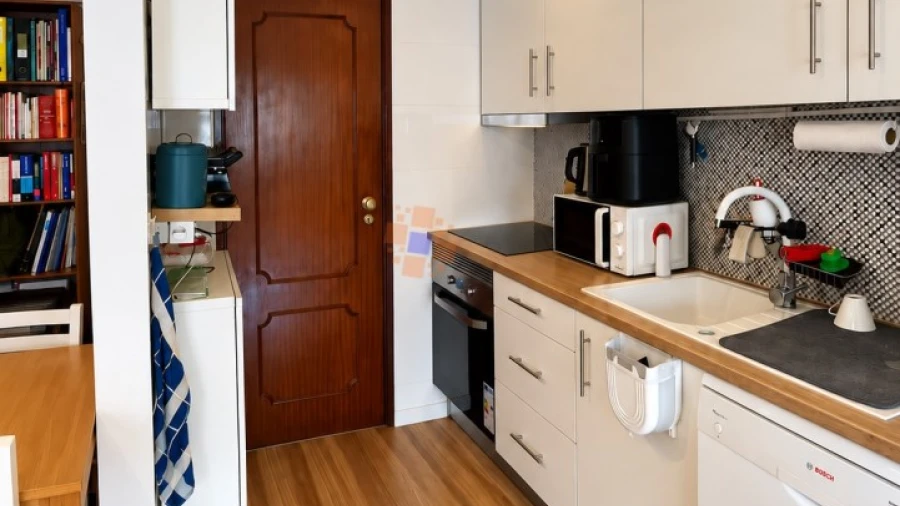 Apartamento T1 para Venda em Laranjeiro e Feijó