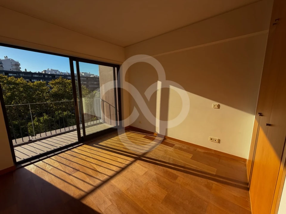 Apartamento T1 para Venda em Parque das Nações Foto 5