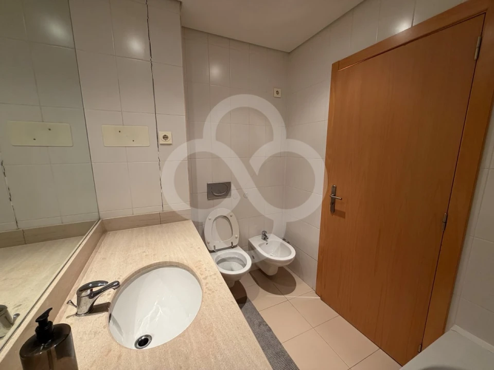 Apartamento T1 para Venda em Parque das Nações Foto 16