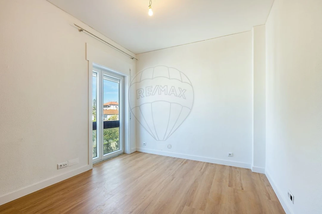 Apartamento T3 para Arrendamento em Oeiras e São Julião da Barra, Paço de Arcos e Caxias Foto 16