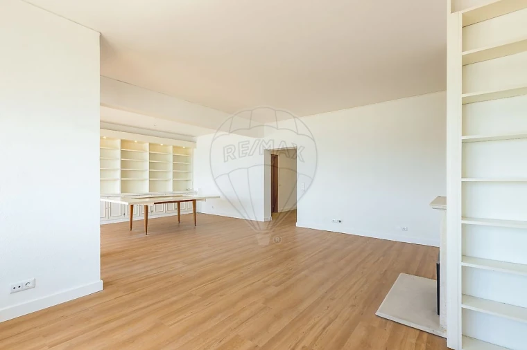 Apartamento T3 para Arrendamento em Oeiras e São Julião da Barra, Paço de Arcos e Caxias Foto 9