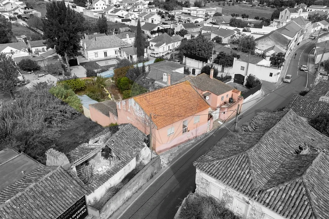 Moradia T4 para Venda em Vale de Santarem Foto 1