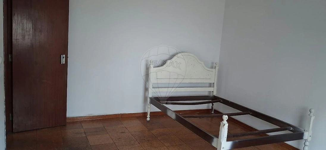 Moradia T4 para Venda em Vale de Santarem Foto 10