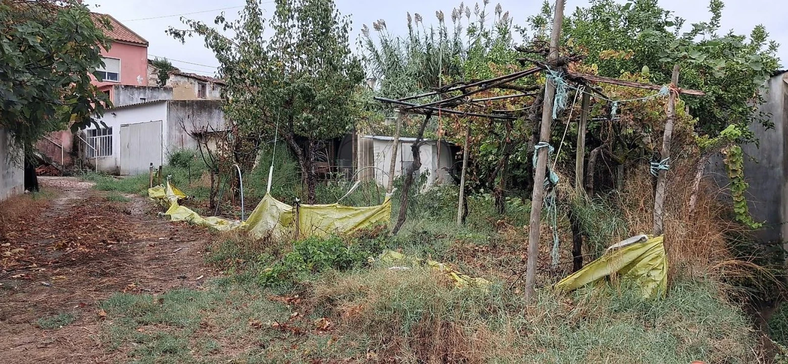 Moradia T4 para Venda em Vale de Santarem Foto 3