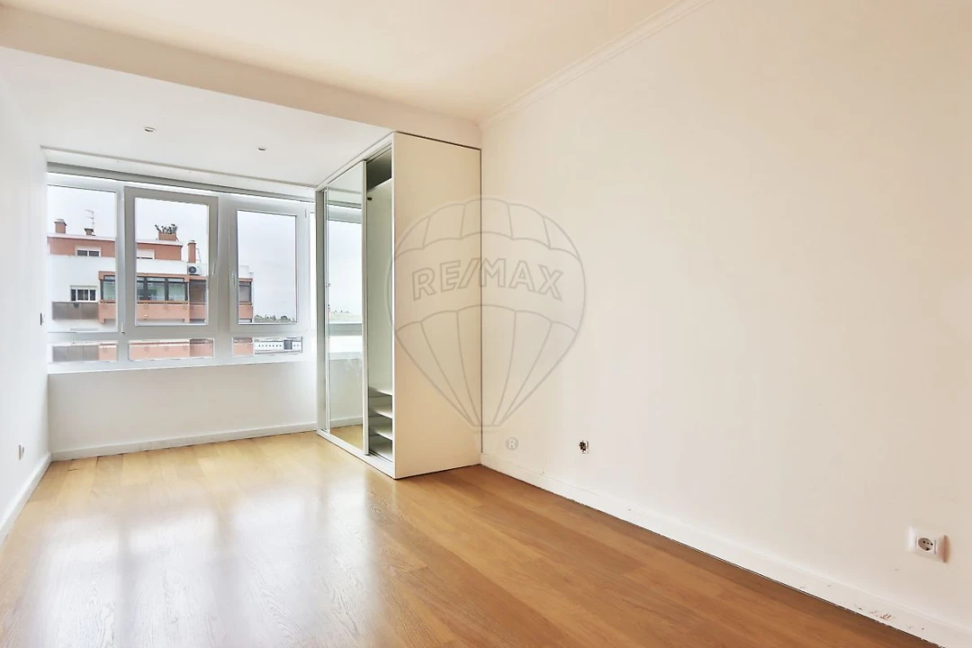 Apartamento T2 para Venda em Alfragide Foto 19