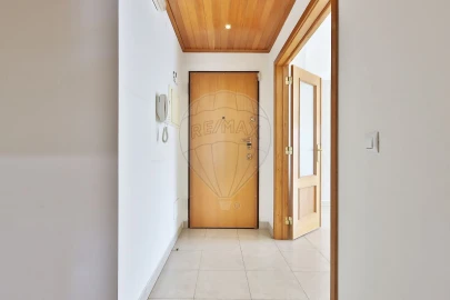 Apartamento T2 para Venda em Alfragide