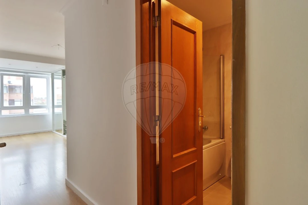 Apartamento T2 para Venda em Alfragide Foto 18