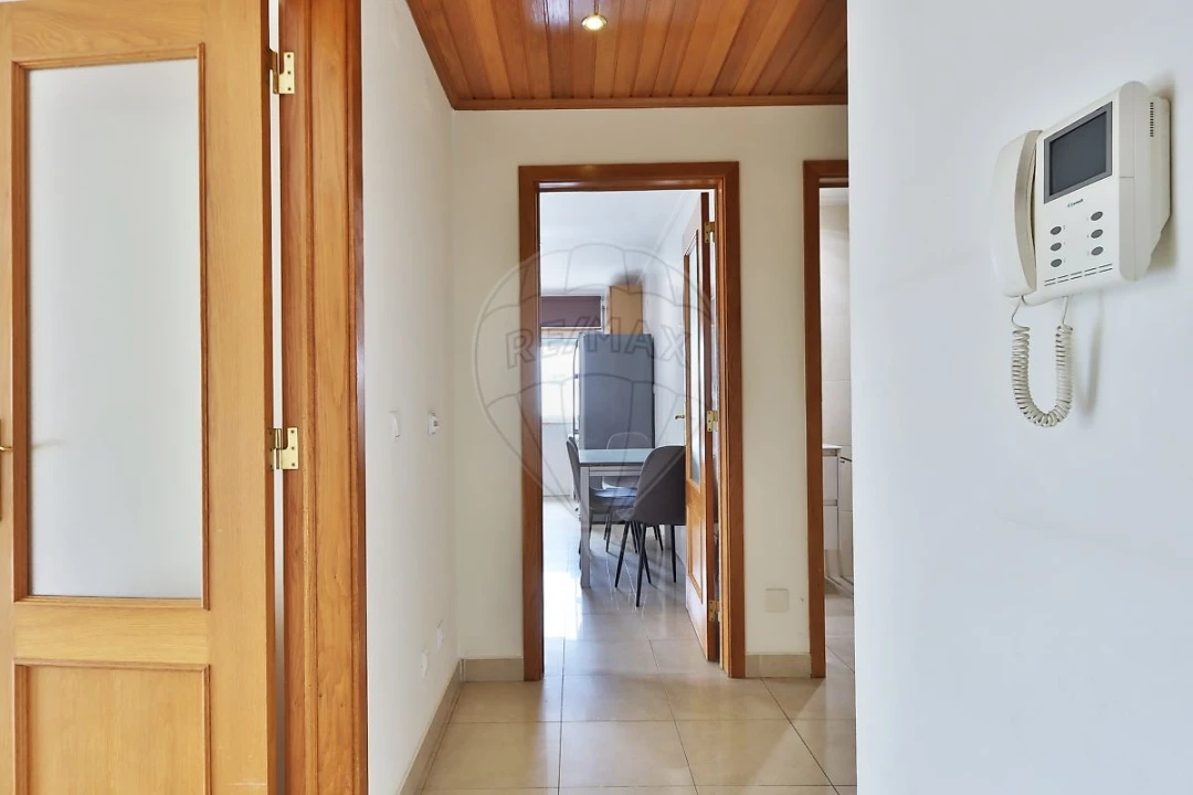 Apartamento T2 para Venda em Alfragide Foto 16