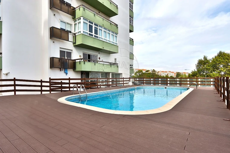 Apartamento T2 para Venda em Alfragide Foto 5