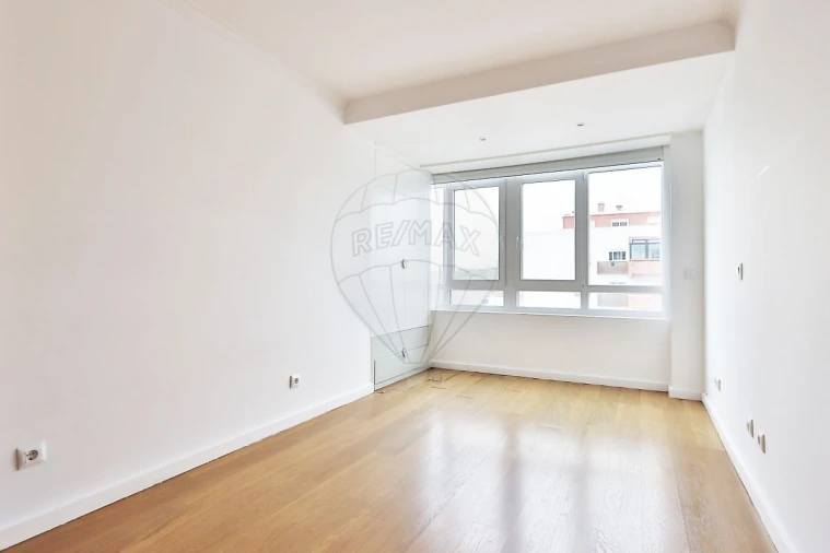 Apartamento T2 para Venda em Alfragide Foto 24