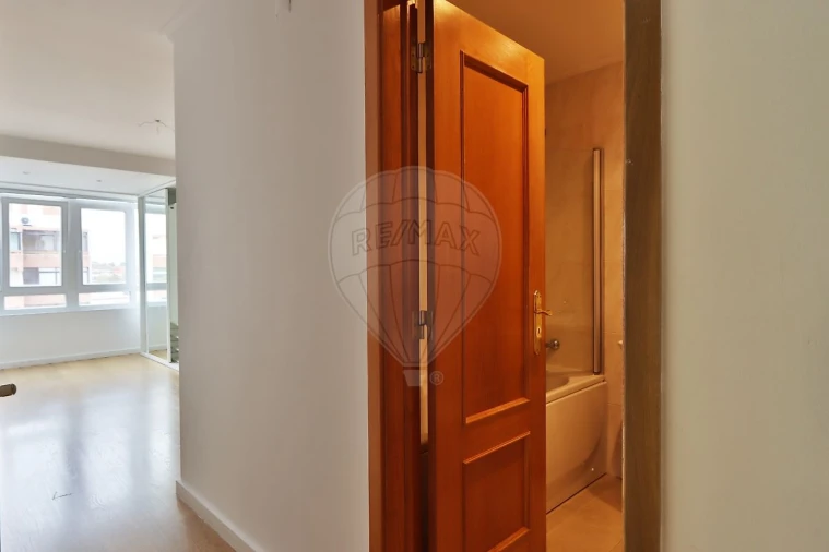 Apartamento T2 para Venda em Alfragide Foto 18