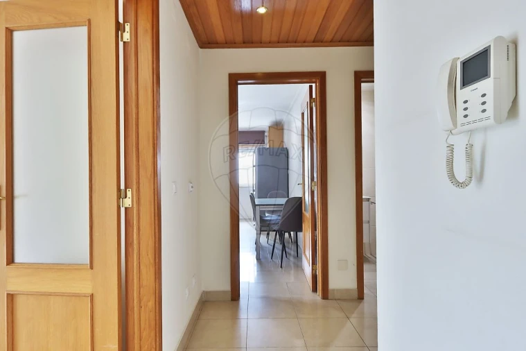 Apartamento T2 para Venda em Alfragide Foto 16