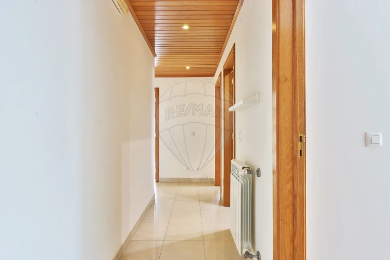 Apartamento T2 para Venda em Alfragide Foto 22