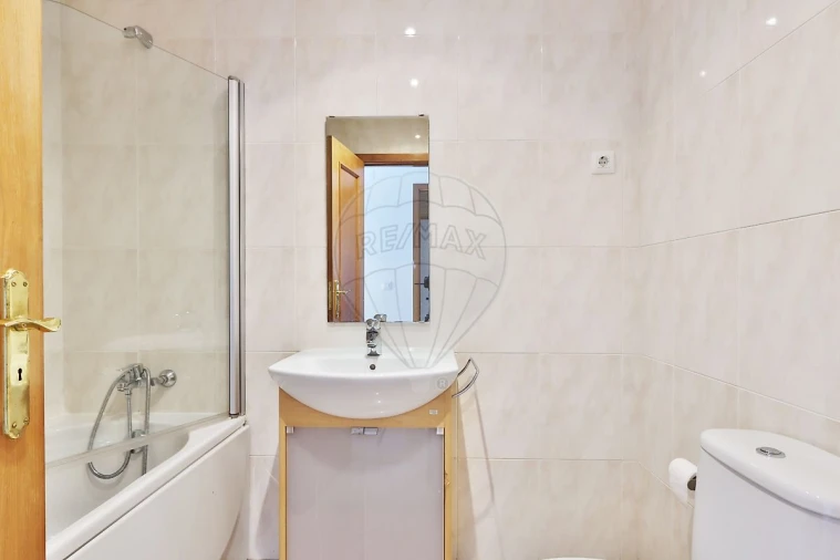 Apartamento T2 para Venda em Alfragide Foto 21