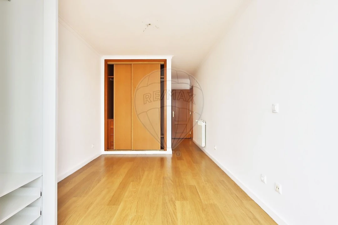 Apartamento T2 para Venda em Alfragide Foto 20