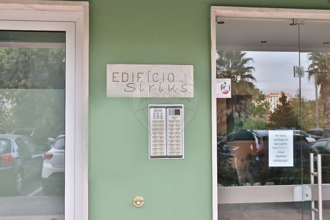 Apartamento T2 para Venda em Alfragide Foto 2