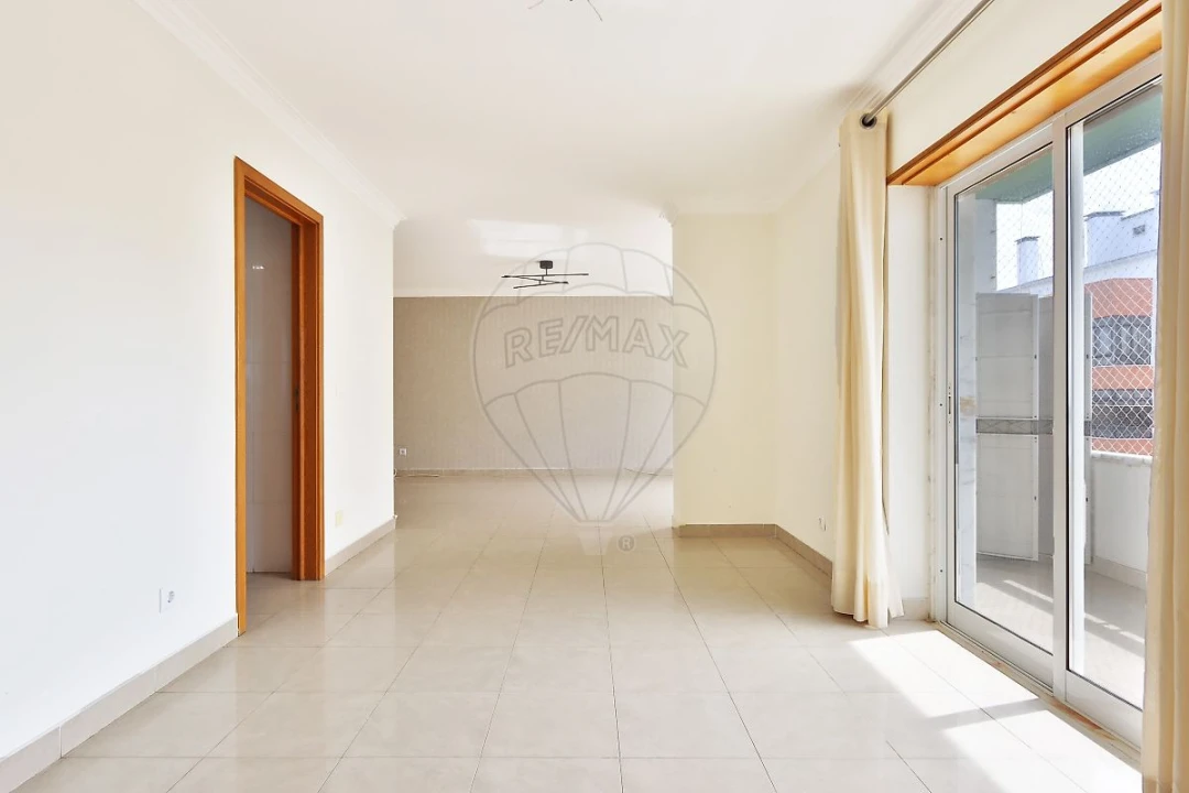 Apartamento T2 para Venda em Alfragide Foto 10