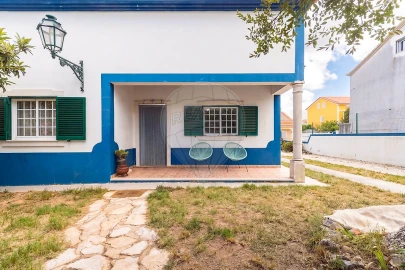 Moradia T4 para Venda em Lamas e Cercal