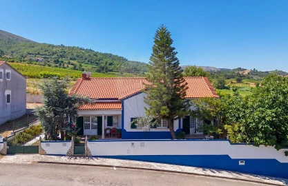 Moradia T4 para Venda em Lamas e Cercal